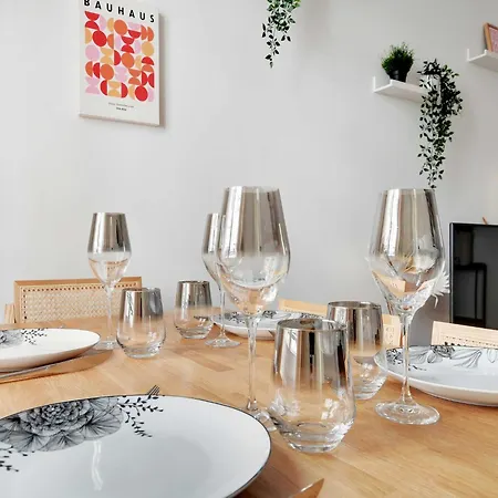 Spacious Cosy -2br 8p- Pl De La Nation *